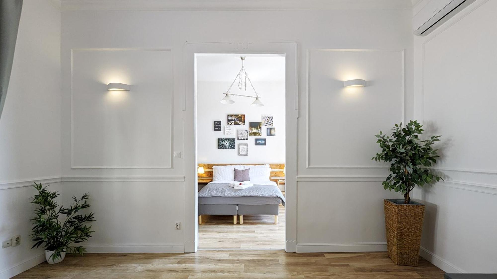 3 In The Beautiful Street Apartament